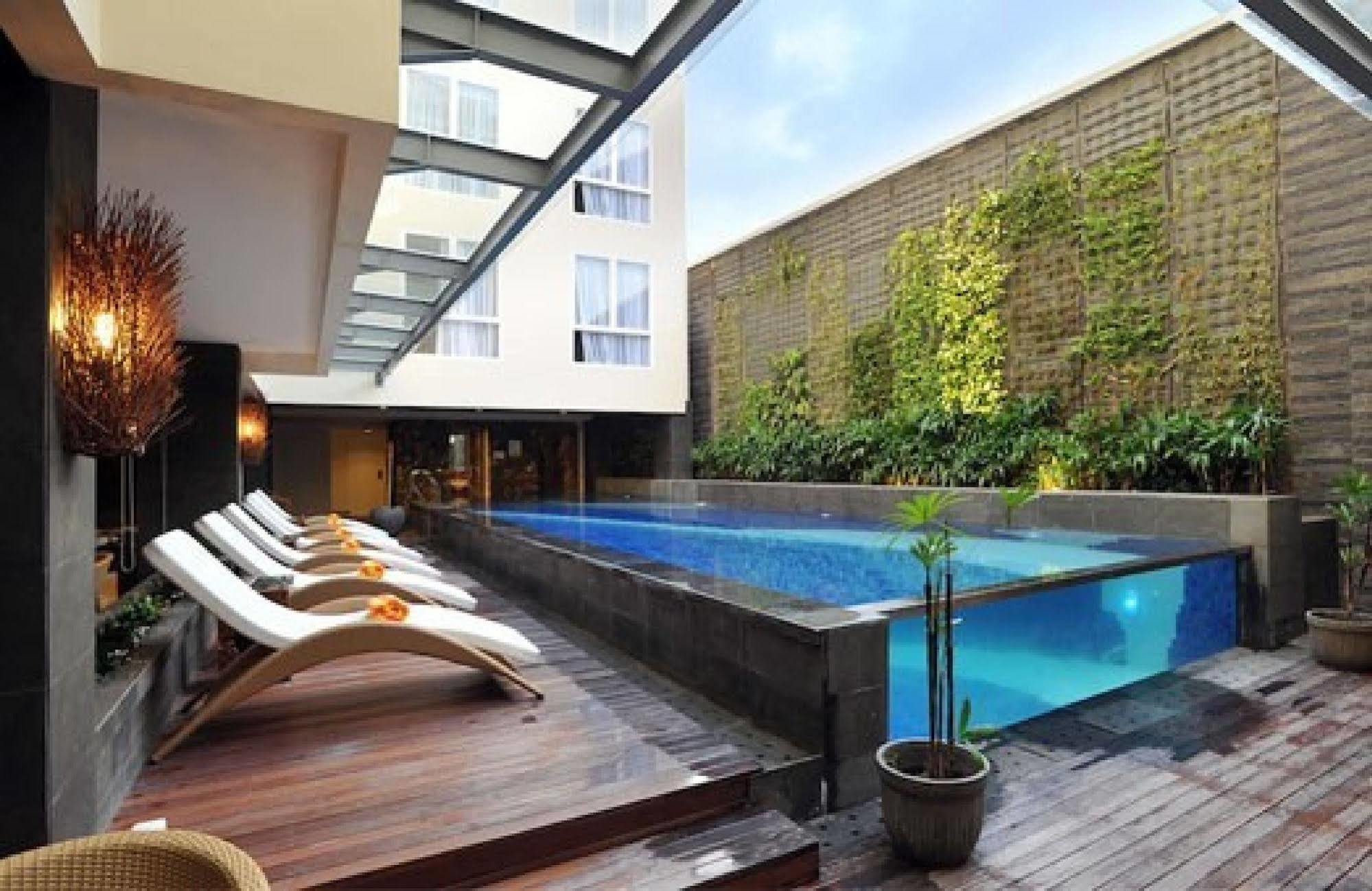 โซลาริส โฮเต็ล กูตา Hotel ภายนอก รูปภาพ